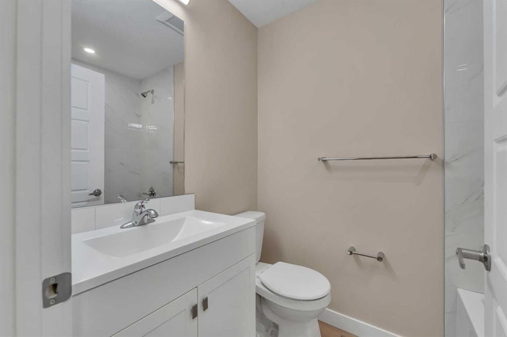 221 Madeira Crescent Ne, Calgary, AB - Indoor Photo Showing Bathroom