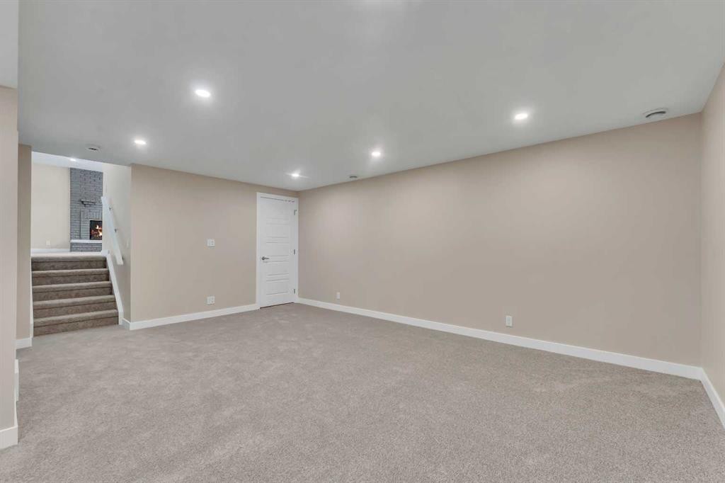 221 Madeira Crescent Ne, Calgary, AB - Indoor