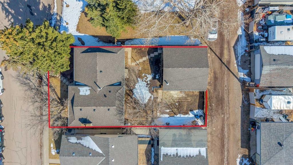 221 Madeira Crescent Ne, Calgary, AB - Outdoor