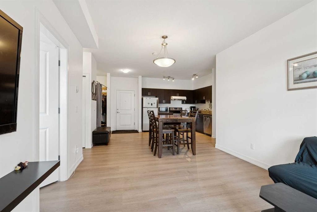 116-117 Copperpond Common Se, Calgary, AB - Indoor Photo Showing Other Room