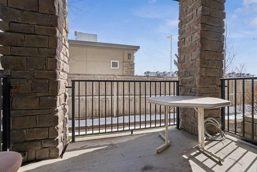 116-117 Copperpond Common Se, Calgary, AB - Outdoor With Exterior