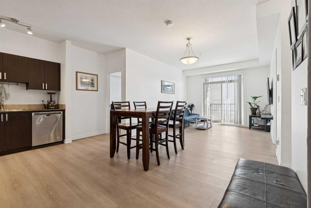 116-117 Copperpond Common Se, Calgary, AB - Indoor