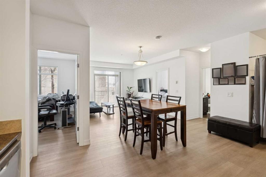 116-117 Copperpond Common Se, Calgary, AB - Indoor