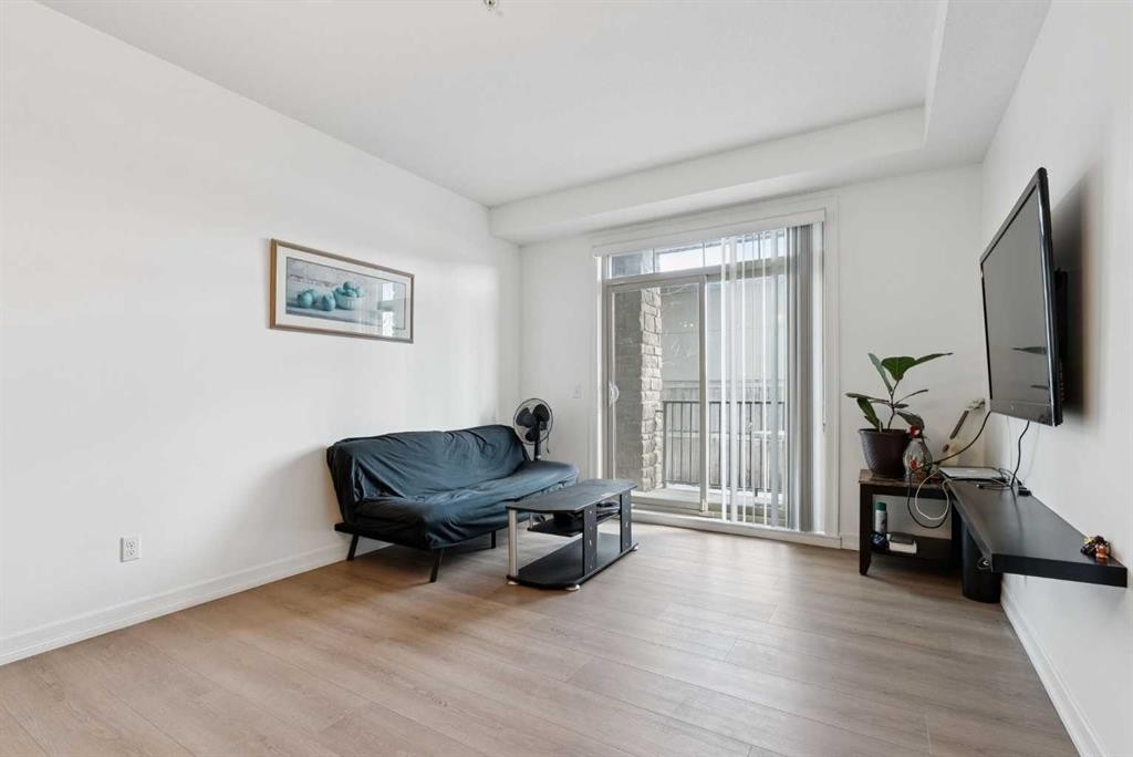 116-117 Copperpond Common Se, Calgary, AB - Indoor