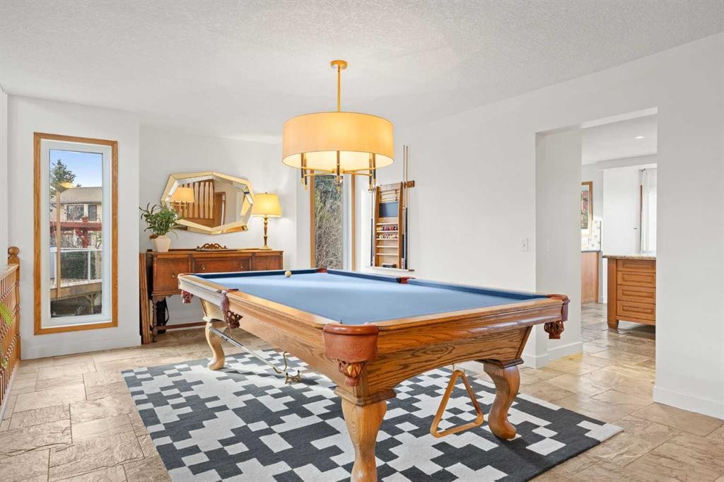 47 Edgeridge Court Nw, Calgary, AB - Indoor Photo Showing Other Room
