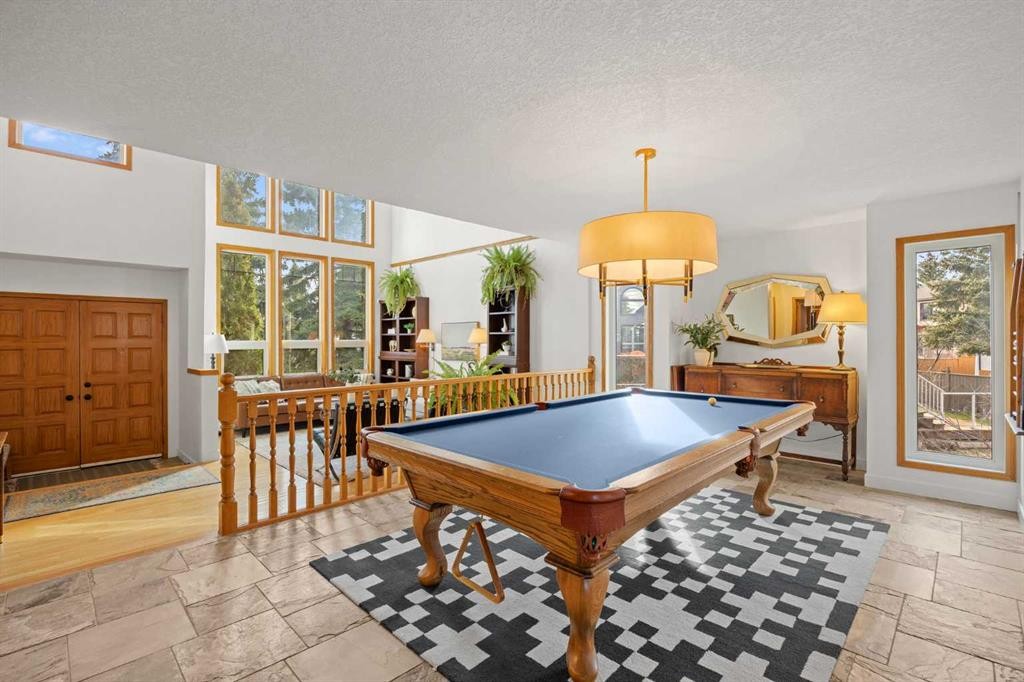 47 Edgeridge Court Nw, Calgary, AB - Indoor Photo Showing Other Room