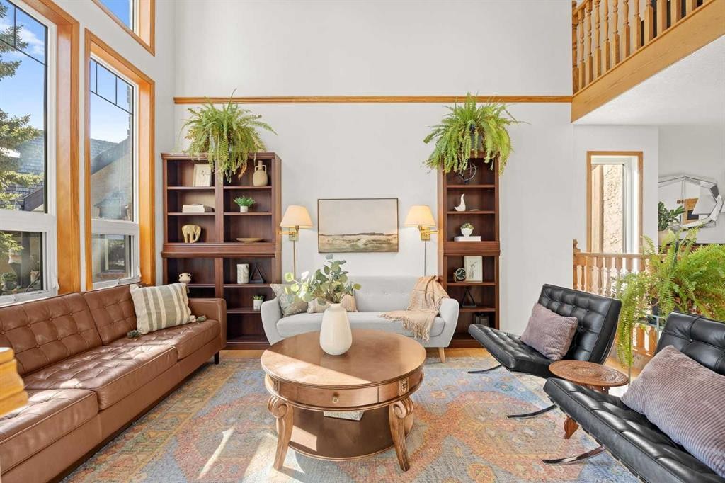 47 Edgeridge Court Nw, Calgary, AB - Indoor Photo Showing Living Room