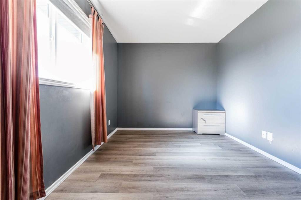 107-8 Bayside Place, Strathmore, AB - Indoor Photo Showing Other Room