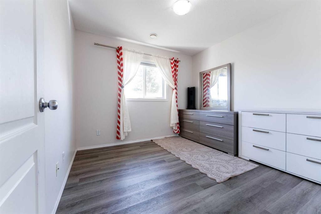 107-8 Bayside Place, Strathmore, AB - Indoor