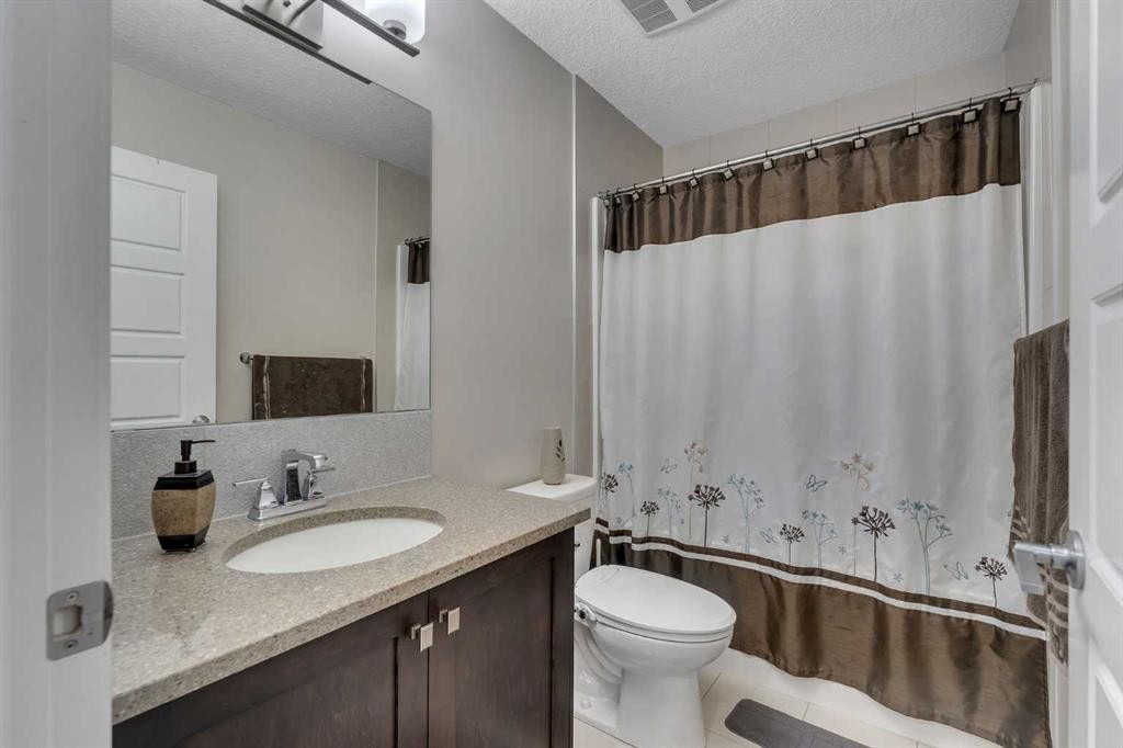 28 Saddlelake Common Ne, Calgary, AB - Indoor Photo Showing Bathroom