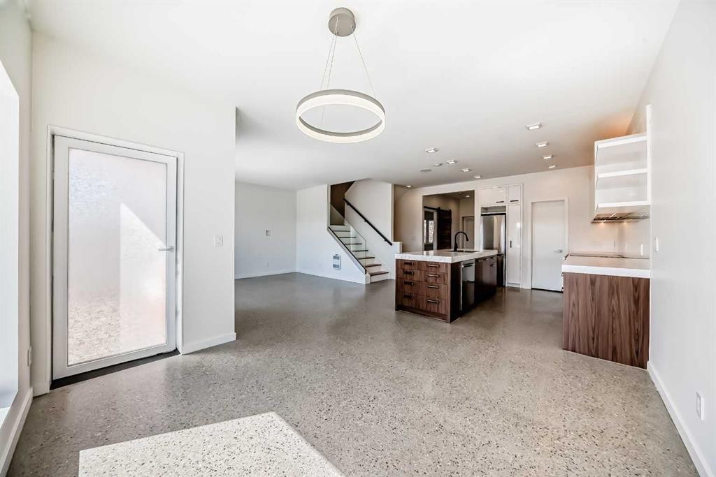 53 Rockhaven Green Nw, Calgary, AB - Indoor