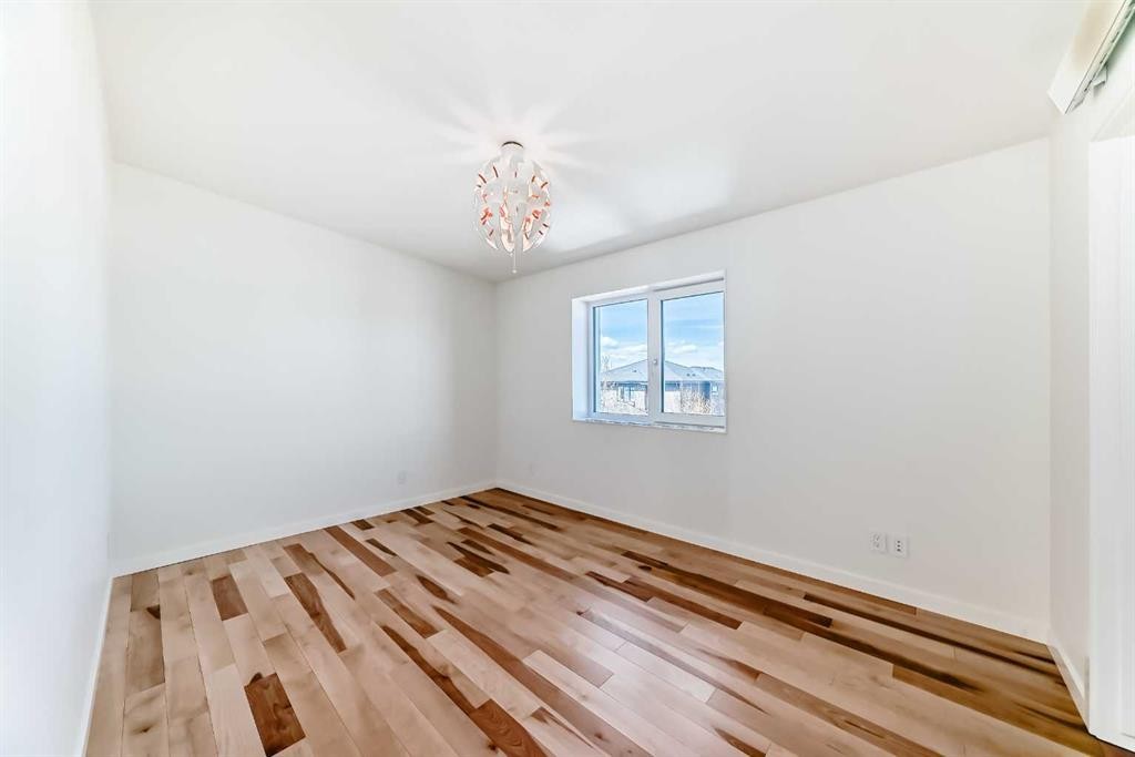 53 Rockhaven Green Nw, Calgary, AB - Indoor Photo Showing Other Room