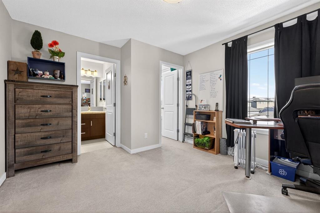 23 Belgian Link, Cochrane, AB - Indoor