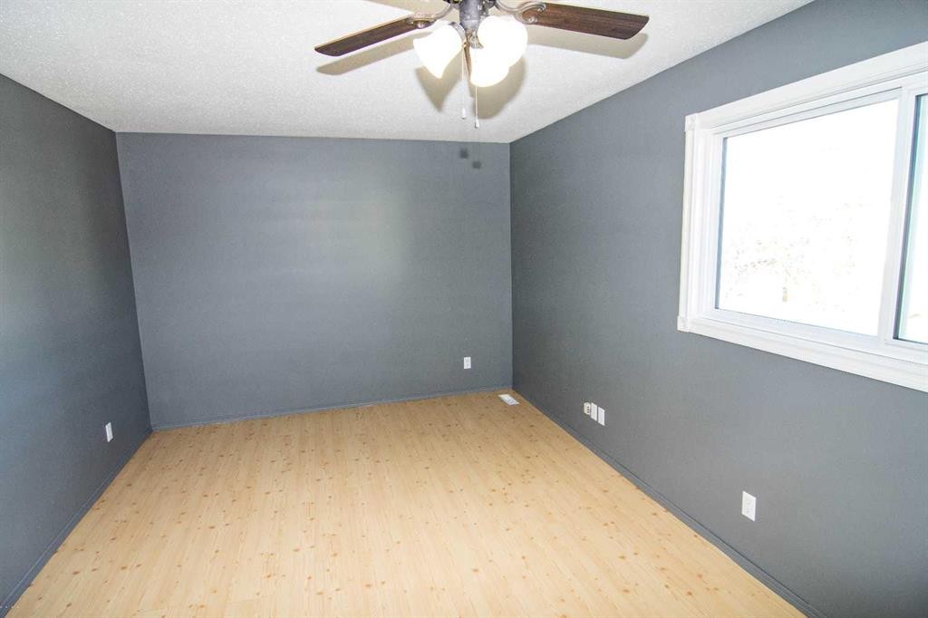 6-100 Pennsylvania Road Se, Calgary, AB - Indoor Photo Showing Other Room