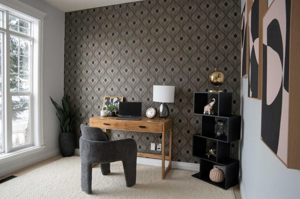 3 Strathridge Bay Sw, Calgary, AB - Indoor Photo Showing Other Room