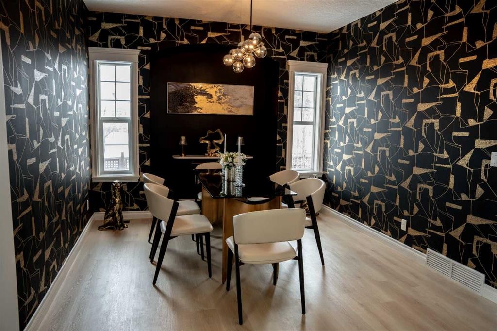 3 Strathridge Bay Sw, Calgary, AB - Indoor Photo Showing Other Room