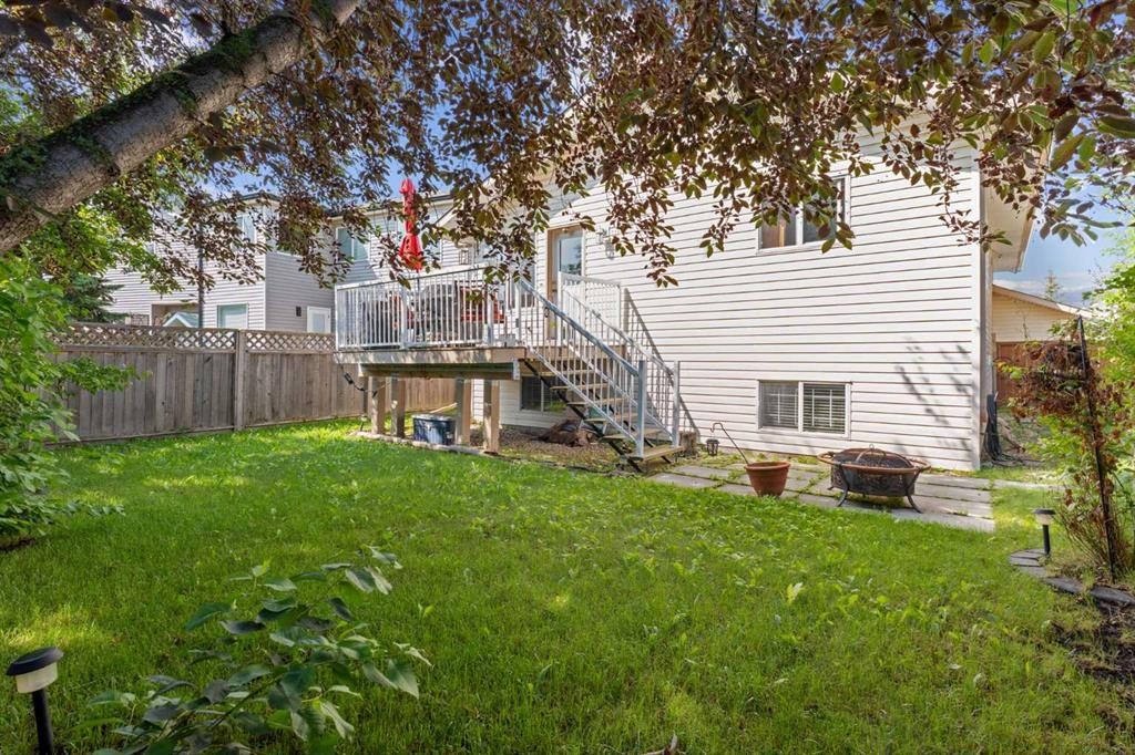 21 Citadel Crest Circle Nw, Calgary, AB - Outdoor