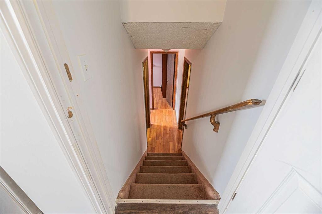 64 Castledale Crescent Ne, Calgary, AB - Indoor Photo Showing Other Room