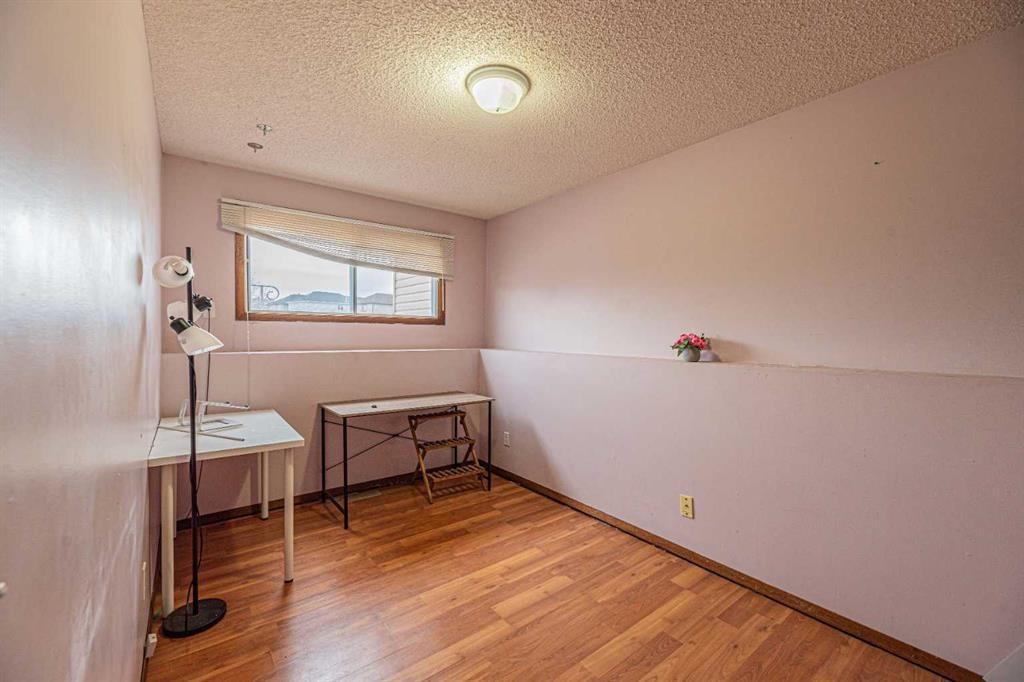 64 Castledale Crescent Ne, Calgary, AB - Indoor Photo Showing Other Room