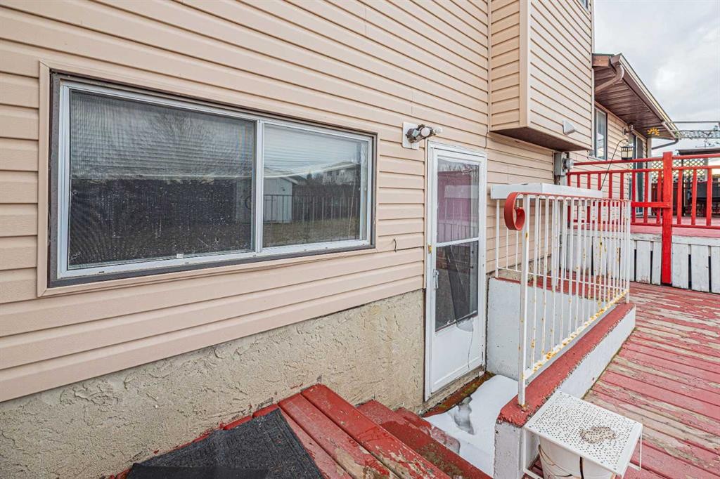 64 Castledale Crescent Ne, Calgary, AB - Outdoor With Exterior
