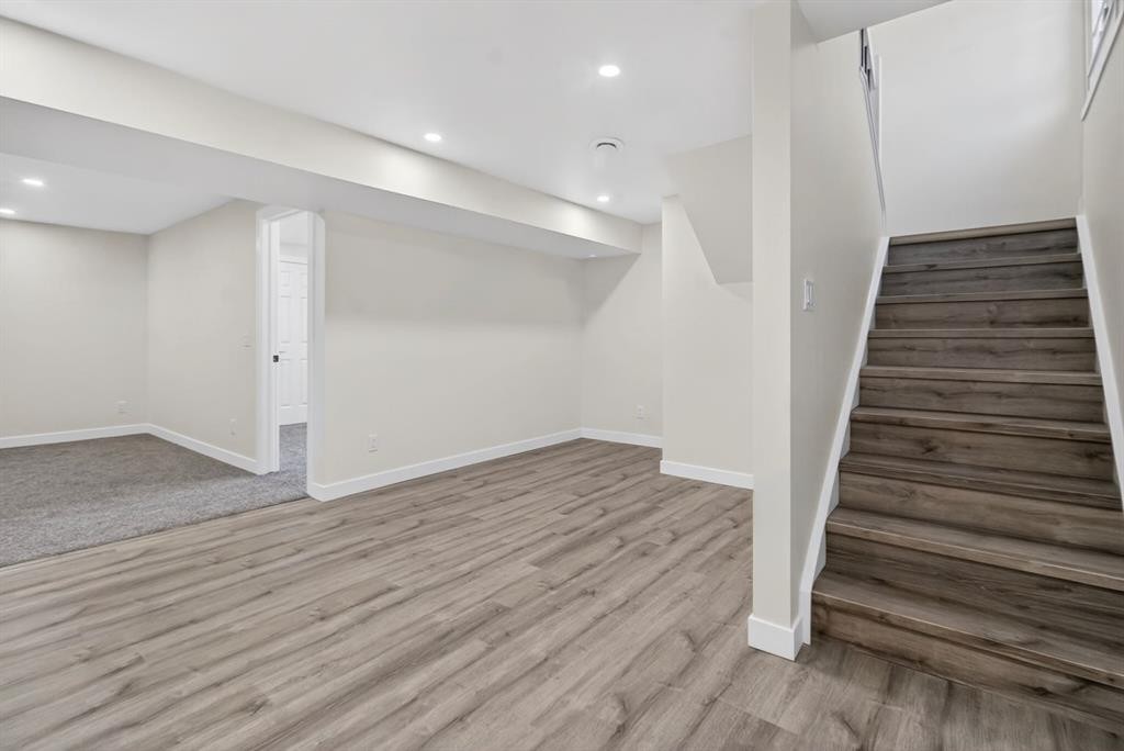 203 Lynnover Place Se, Calgary, AB - Indoor Photo Showing Other Room
