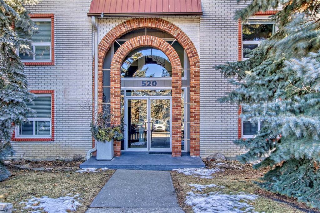 202-520 Cedar Crescent Sw, Calgary, AB - Outdoor