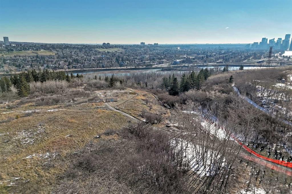 202-520 Cedar Crescent Sw, Calgary, AB - Outdoor With View