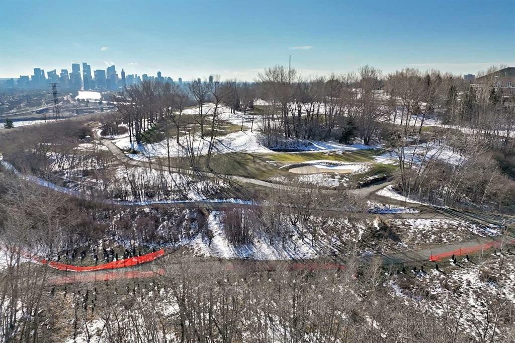 202-520 Cedar Crescent Sw, Calgary, AB - Outdoor With View