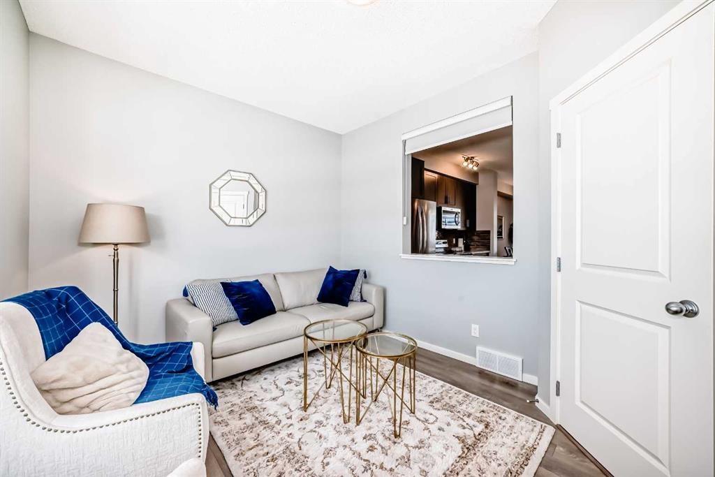 462 Walgrove Way Se, Calgary, AB - Indoor Photo Showing Living Room
