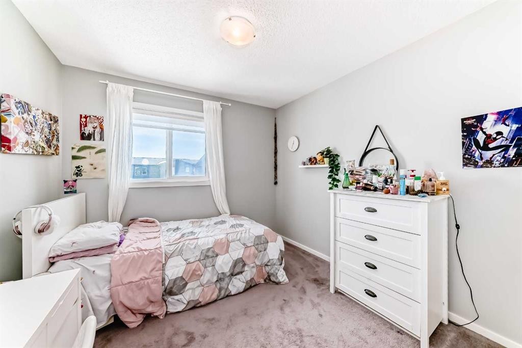 462 Walgrove Way Se, Calgary, AB - Indoor Photo Showing Bedroom