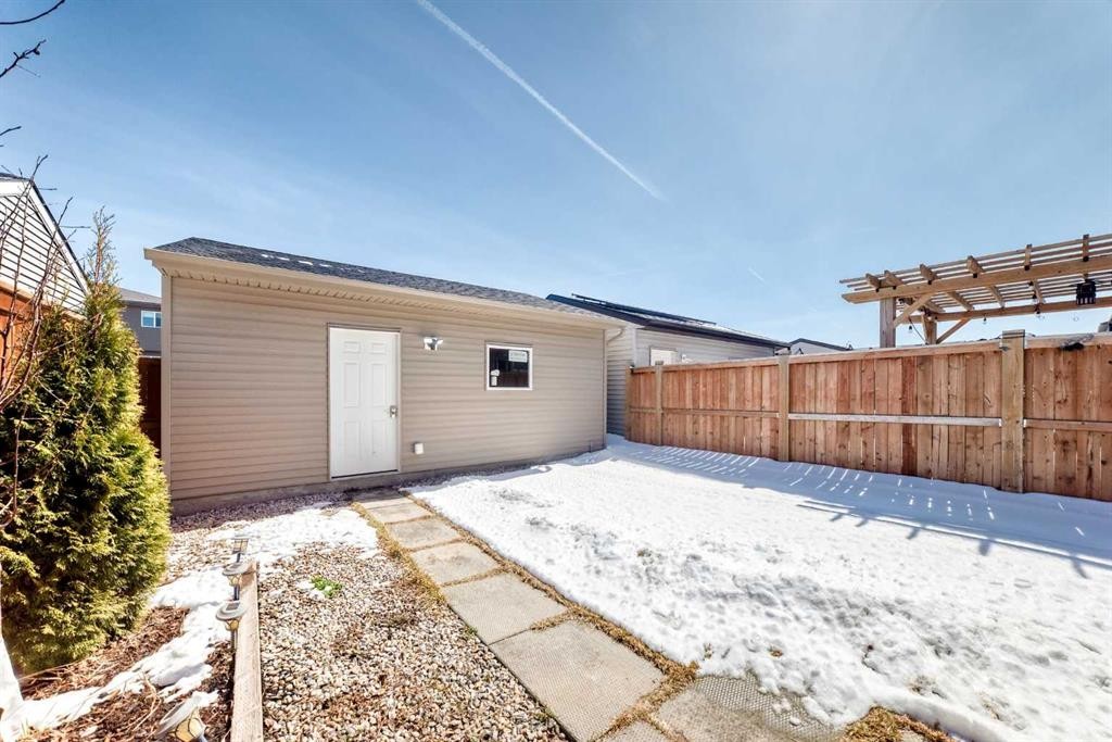 462 Walgrove Way Se, Calgary, AB - Outdoor