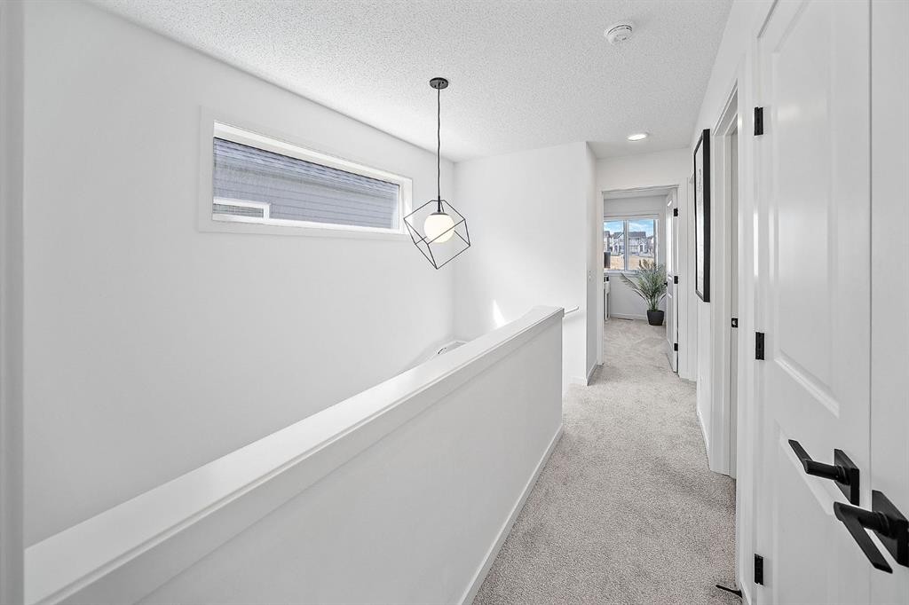 21 Sage Hill Path Nw, Calgary, AB - Indoor Photo Showing Other Room