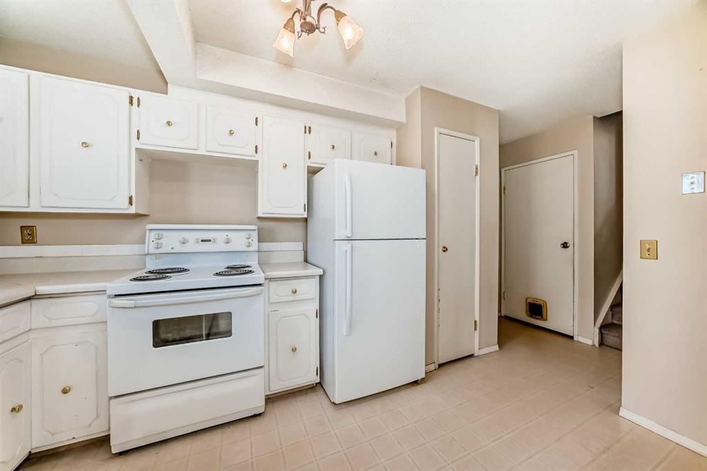 45-2727 Rundleson Road Ne, Calgary, AB - Indoor Photo Showing Kitchen