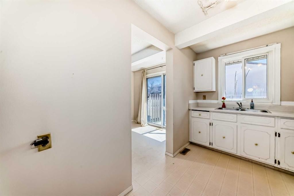 45-2727 Rundleson Road Ne, Calgary, AB - Indoor Photo Showing Bathroom