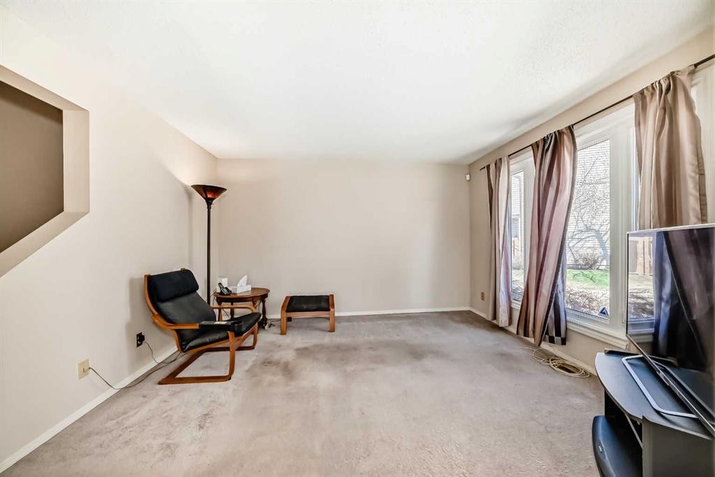 45-2727 Rundleson Road Ne, Calgary, AB - Indoor Photo Showing Other Room