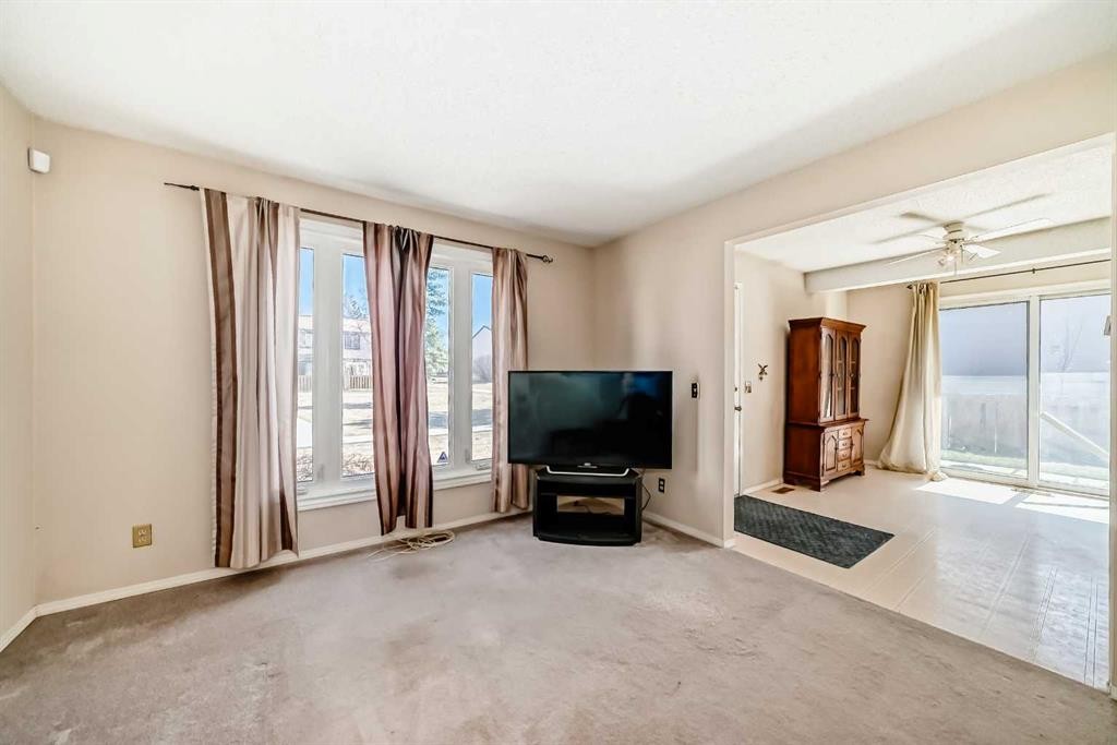 45-2727 Rundleson Road Ne, Calgary, AB - Indoor Photo Showing Other Room