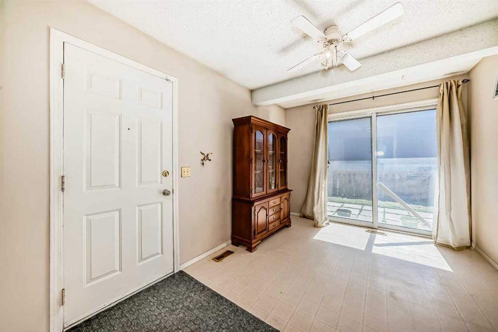 45-2727 Rundleson Road Ne, Calgary, AB - Indoor Photo Showing Other Room