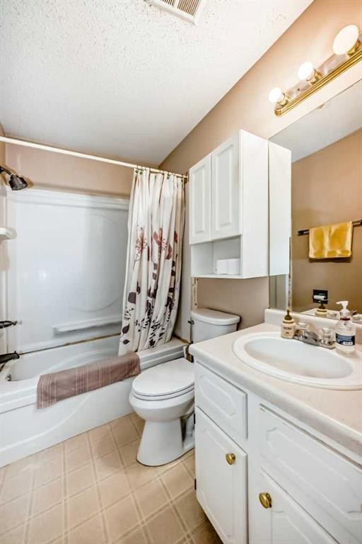 45-2727 Rundleson Road Ne, Calgary, AB - Indoor Photo Showing Bathroom