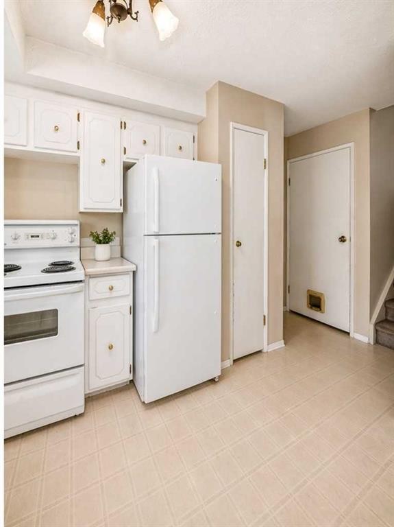 45-2727 Rundleson Road Ne, Calgary, AB - Indoor Photo Showing Kitchen