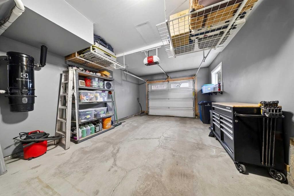 404 Redstone View Ne, Calgary, AB - Indoor Photo Showing Garage