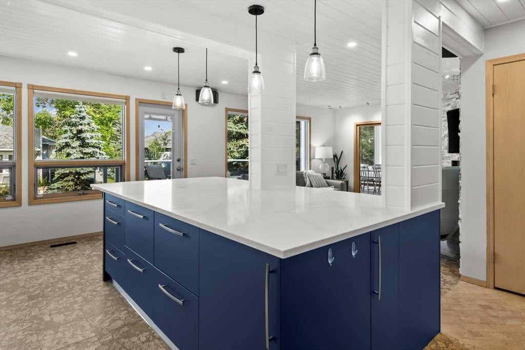 75 Hawkside Close Nw, Calgary, AB - Indoor Photo Showing Kitchen With Upgraded Kitchen