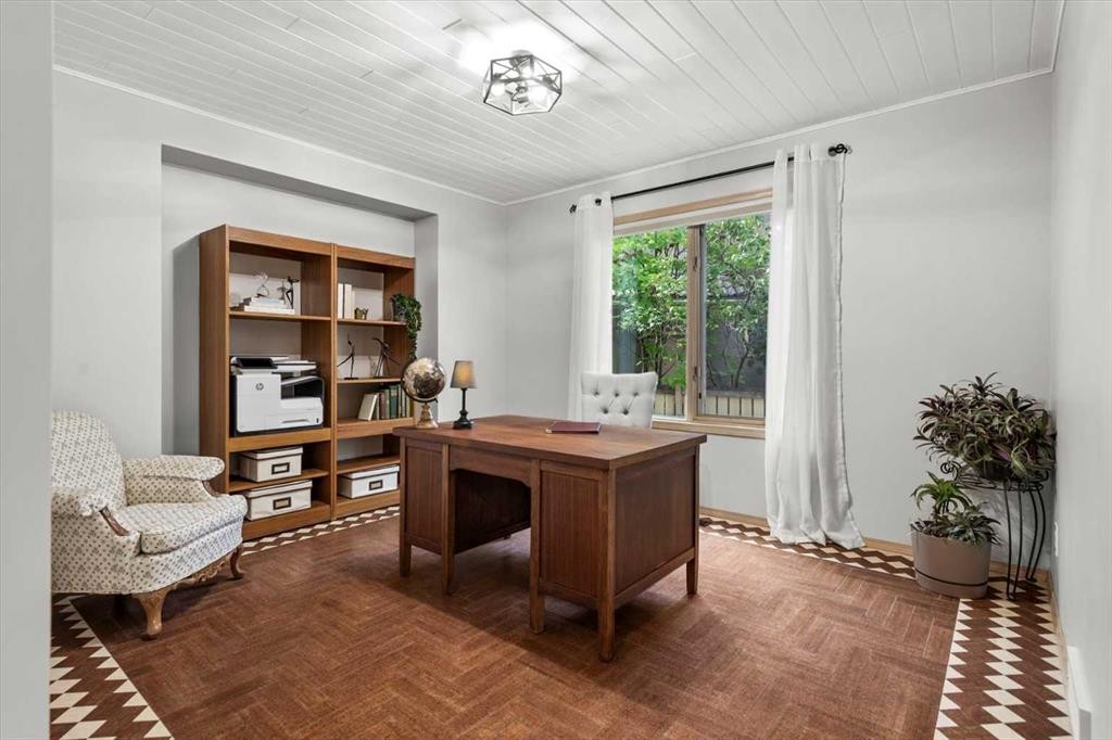 75 Hawkside Close Nw, Calgary, AB - Indoor Photo Showing Office