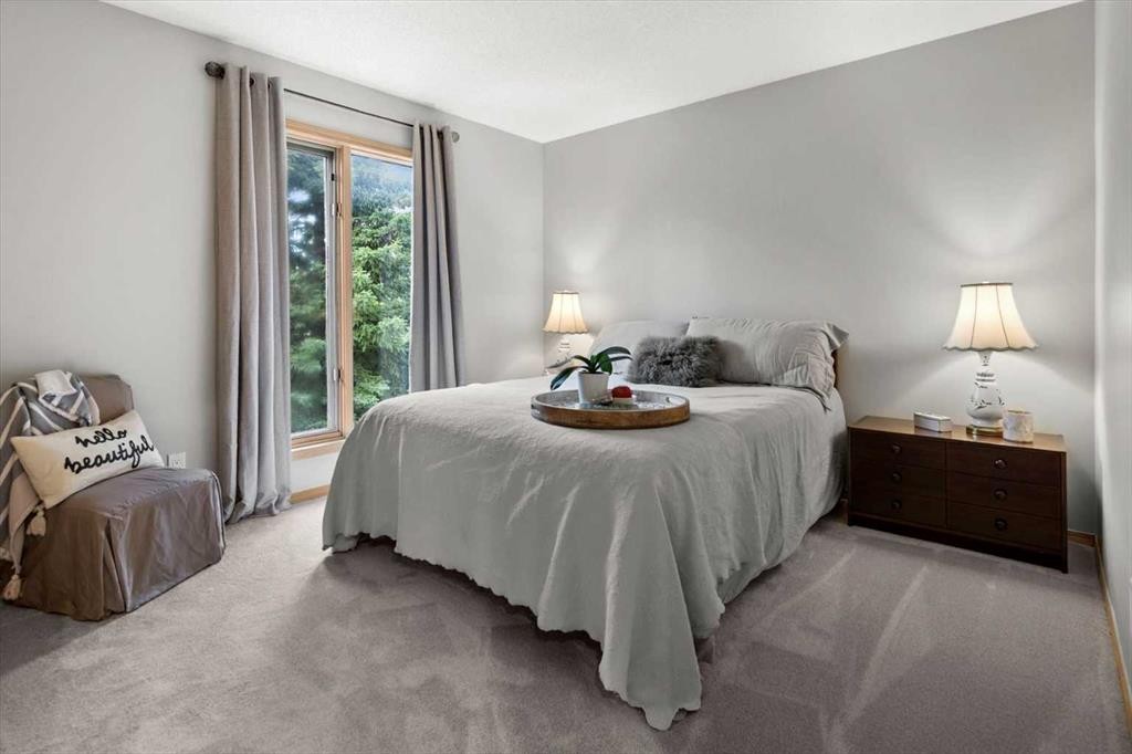 75 Hawkside Close Nw, Calgary, AB - Indoor Photo Showing Bedroom