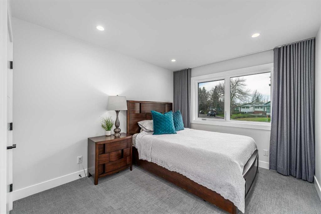 2328 58 Avenue Sw, Calgary, AB - Indoor Photo Showing Bedroom