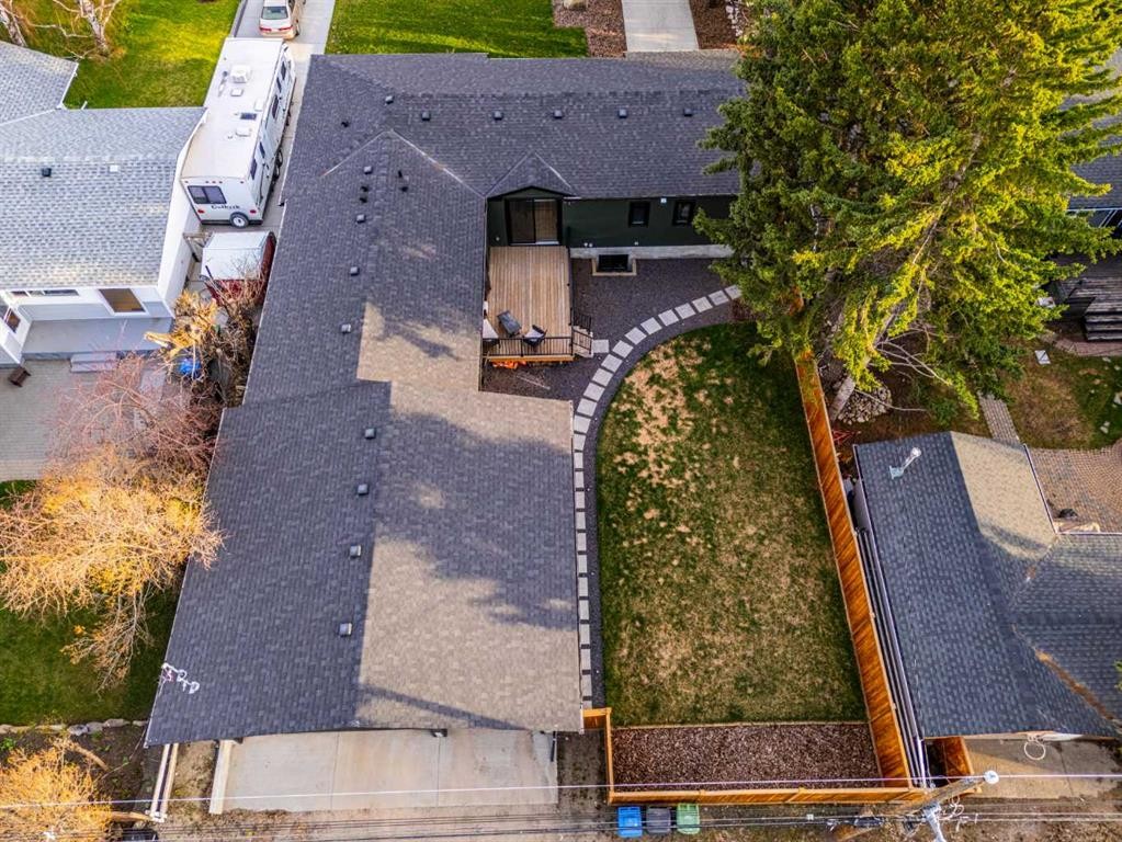 2328 58 Avenue Sw, Calgary, AB - Outdoor