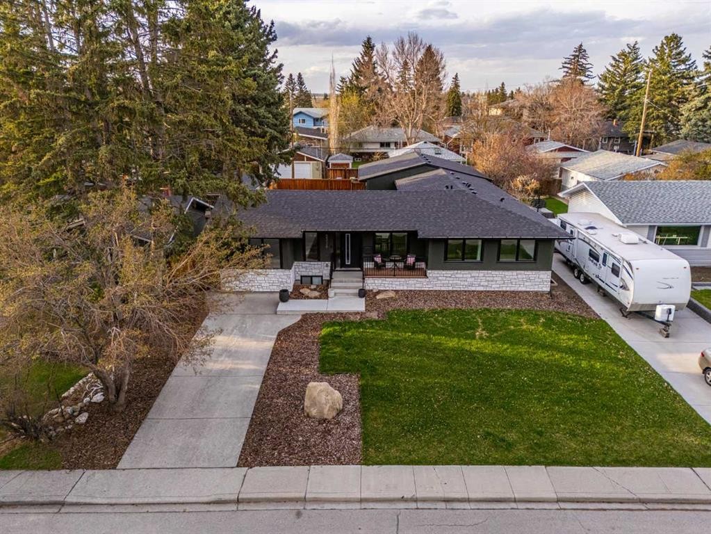 2328 58 Avenue Sw, Calgary, AB - Outdoor