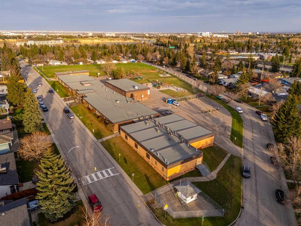 2328 58 Avenue Sw, Calgary, AB - Outdoor With View