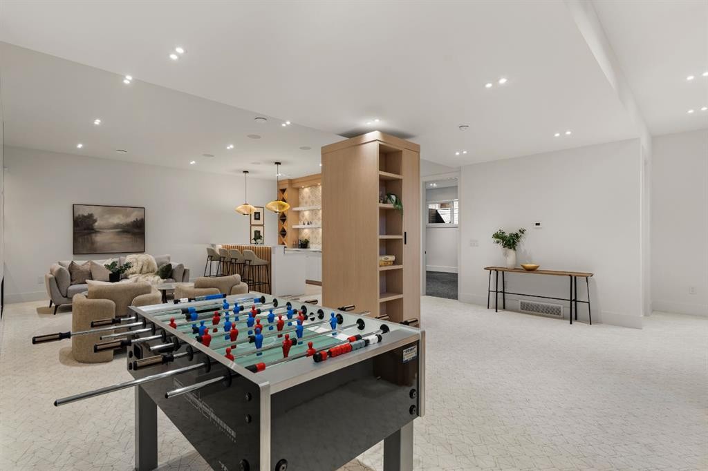 2613 6 Avenue Nw, Calgary, AB - Indoor Photo Showing Other Room