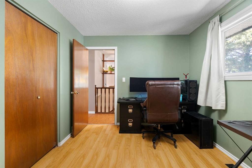4609 Marcombe Way Ne, Calgary, AB - Indoor Photo Showing Office