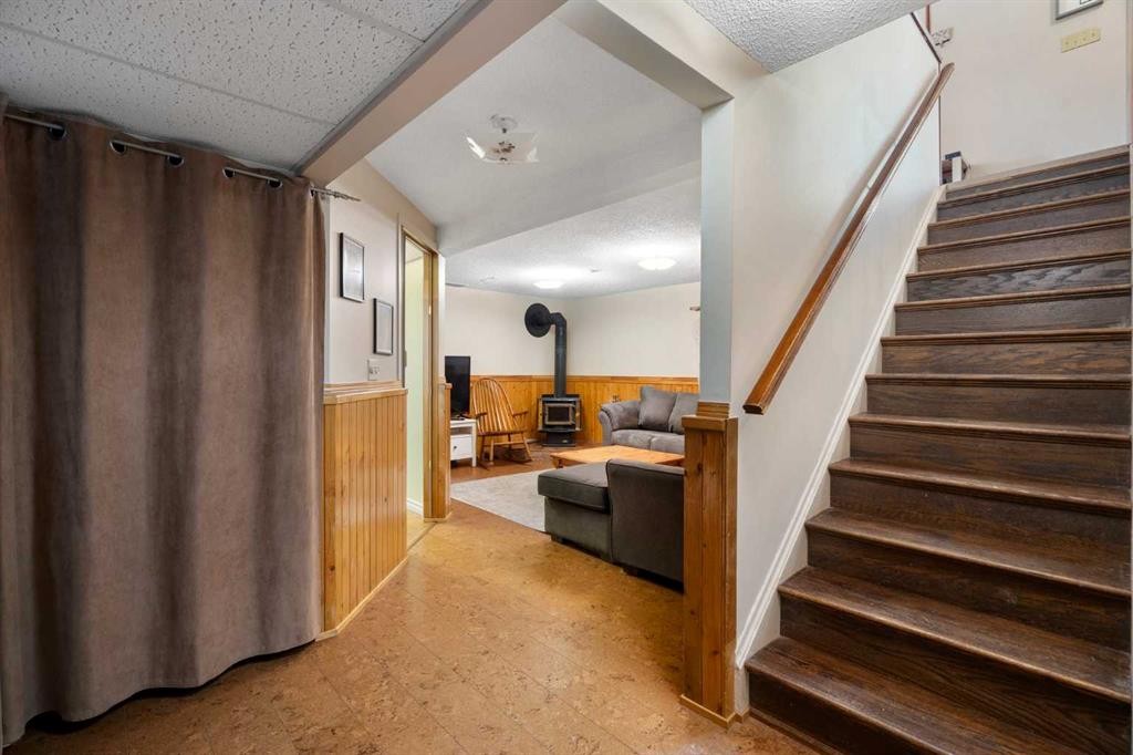 4609 Marcombe Way Ne, Calgary, AB - Indoor Photo Showing Other Room